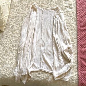 Brandy Melville cardigan in beige/cream